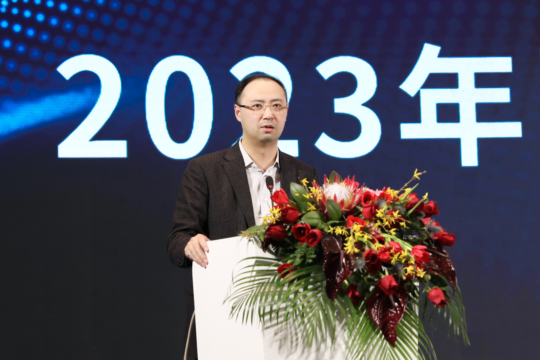 16751349795350028E90.jpg 8Z0A3105.jpg